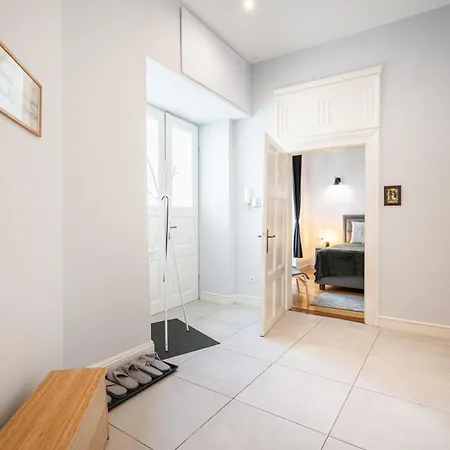 Spacious Elegance - 75 Sqm - Ac