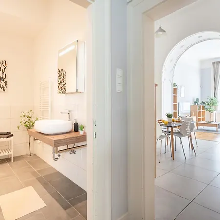 Spacious Elegance - 75 Sqm - Ac 아파트 부다페스트